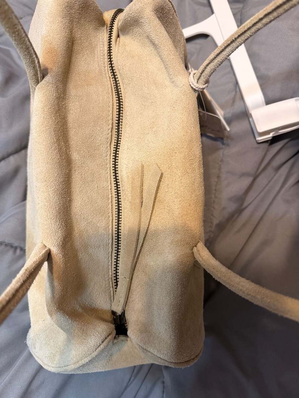 Free People Sierra Suede Shoulder Bag in Banana Pudding- NWT - Picture 6 of 7